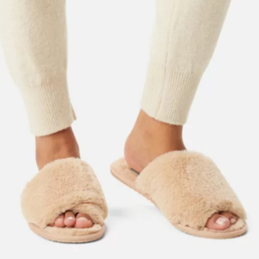 Sorel Go Mail run slippers